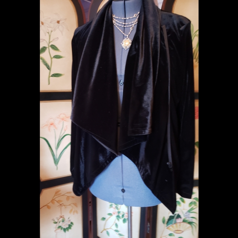 🌷HOST PICK🌷BLANKNYC Drape Front Modern Moto Jacket in Black Velvet Size L NWOT